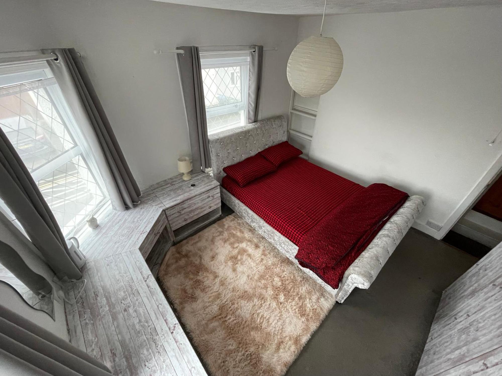 פול South Coast Guest Rooms With Parking Space מראה חיצוני תמונה