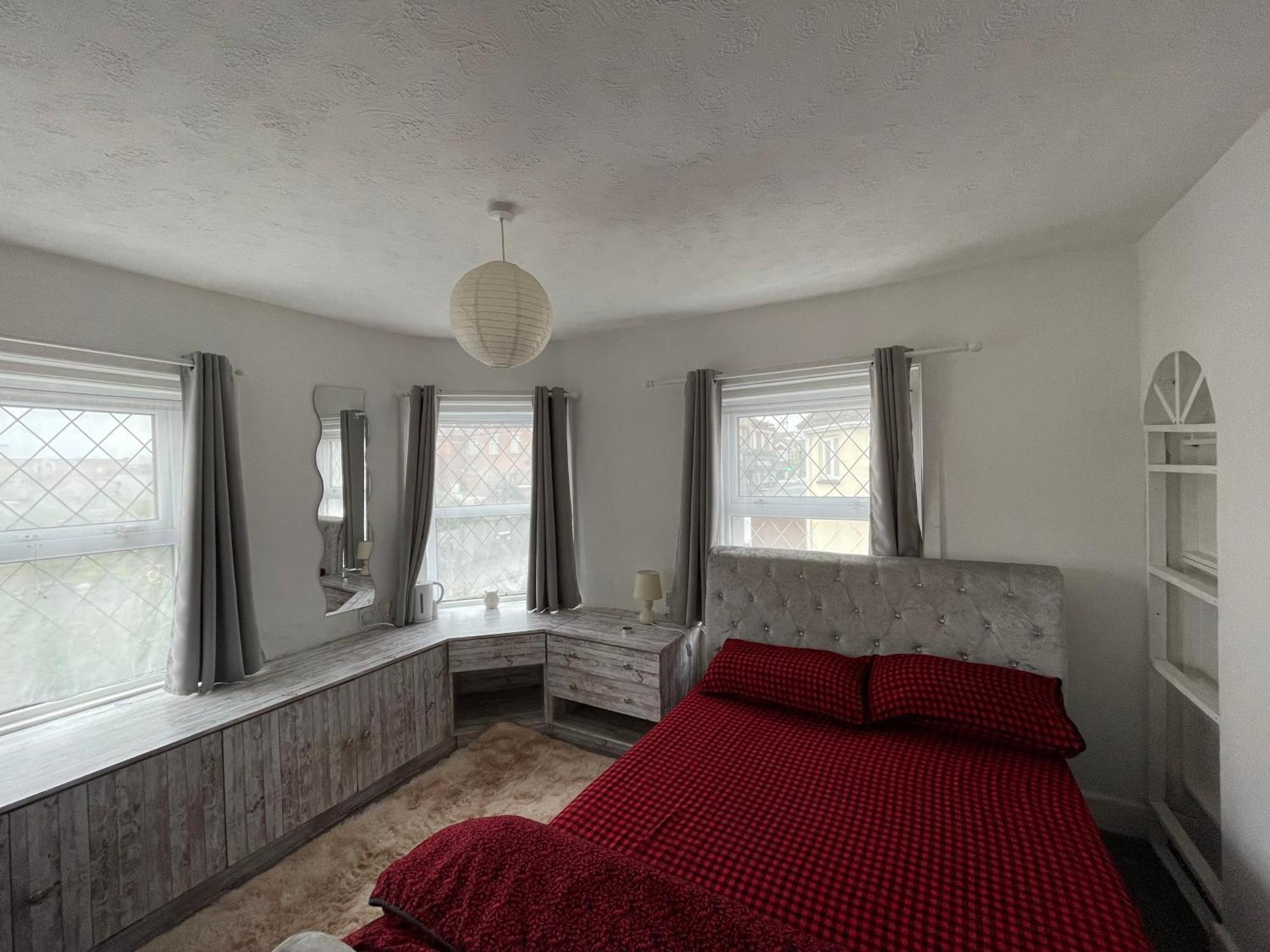 פול South Coast Guest Rooms With Parking Space מראה חיצוני תמונה